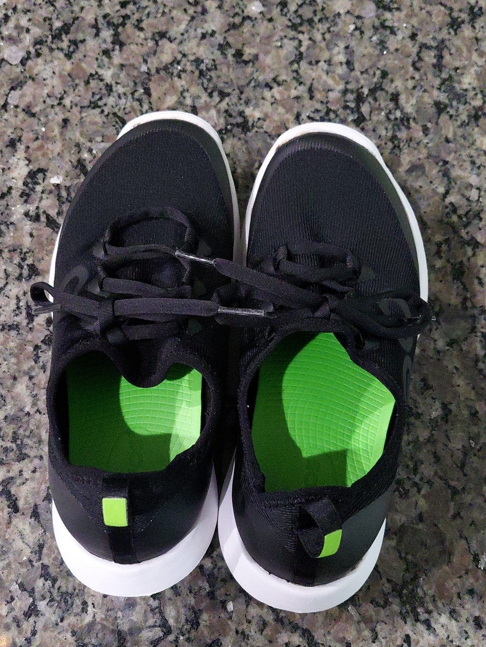 Oofos Oomg Sport LS Low Black/White Women’s Sz 7 - Picture 2 of 9